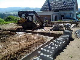 Foto P��prava ter�nu pro z�kladovou desku